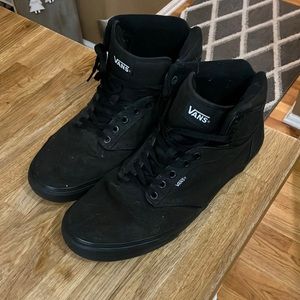 Men’s size 13 vans black high top skate shoe